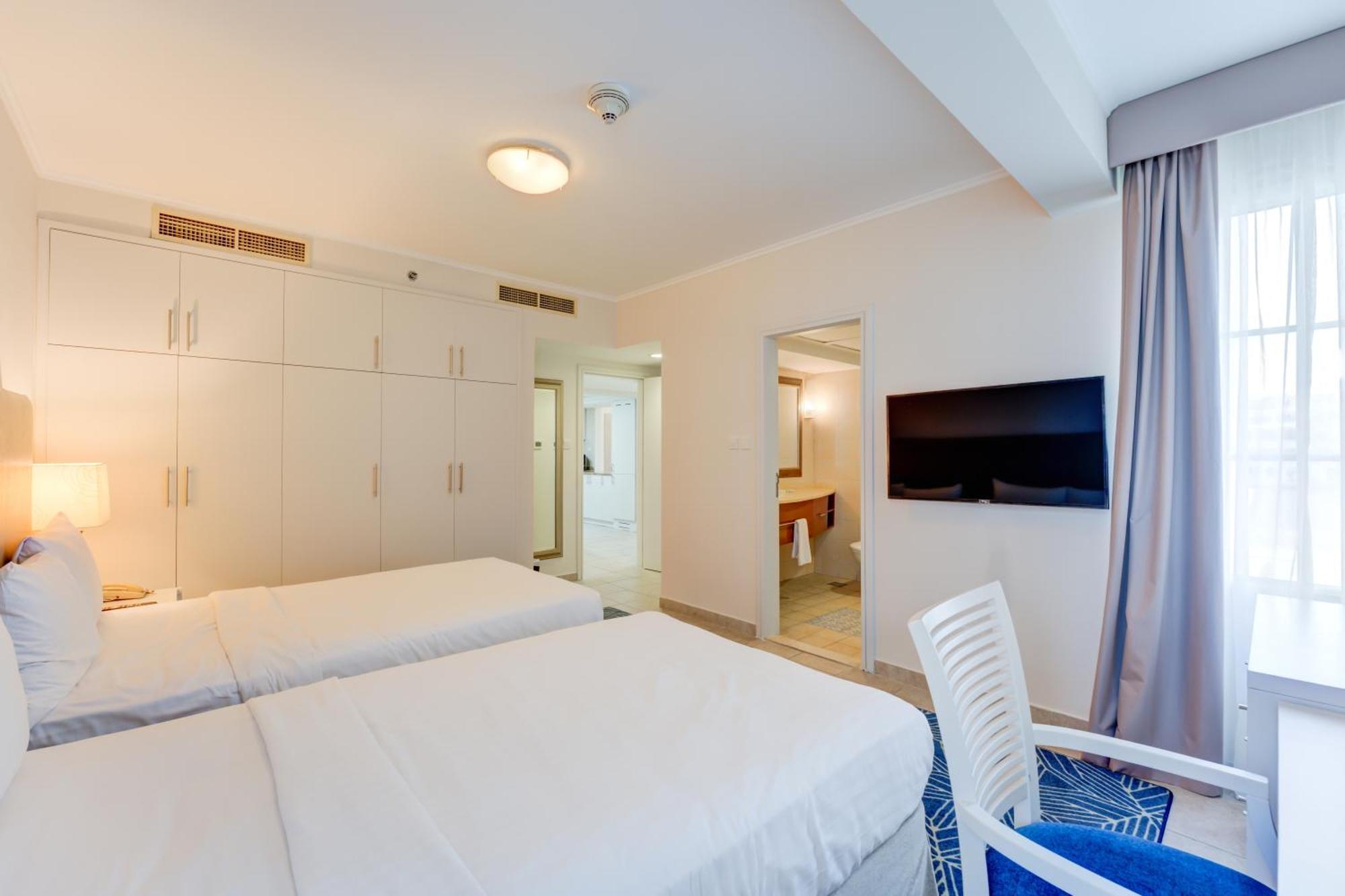 Millennium Lakeview Residence Formerly Copthorne Lakeview Executive Apartments Dubai Exterior foto